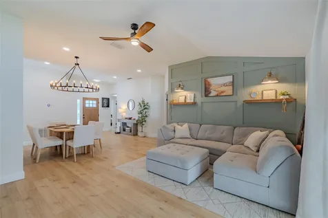 304 Scarlet Oak Court Seffner FL 33584