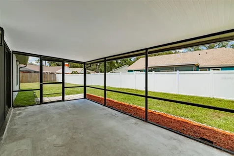 304 Scarlet Oak Court Seffner FL 33584