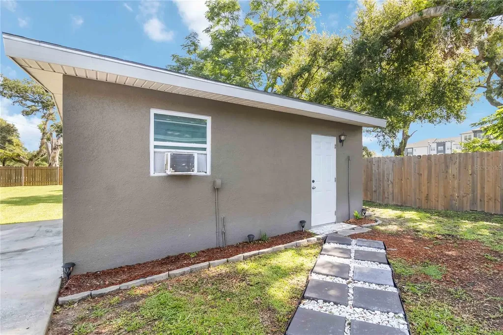 809 Columbia Street Orlando FL 32805