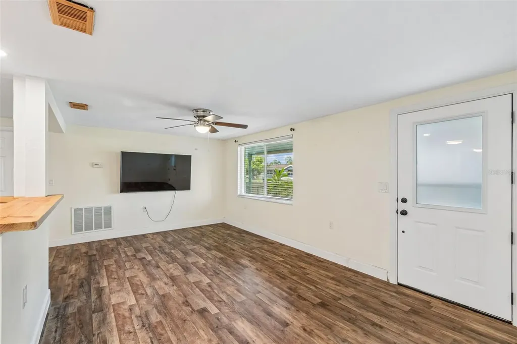1056 Tamarac Drive Holiday FL 34690