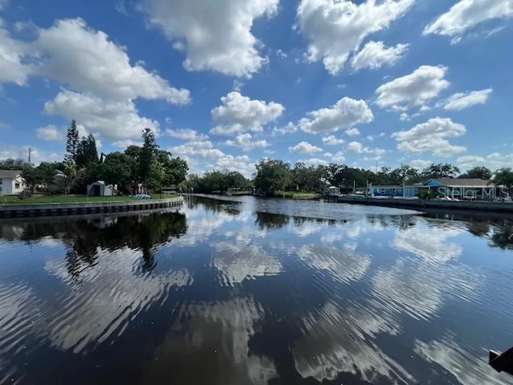 9004 Tudor Drive Tampa FL 33615