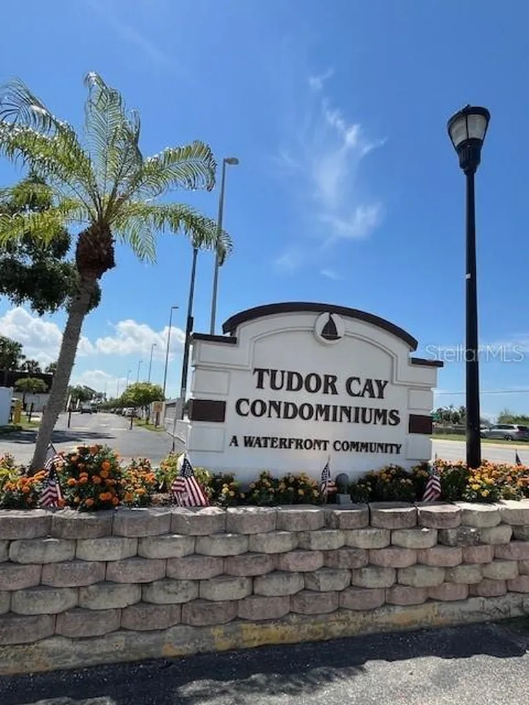 9004 Tudor Drive Tampa FL 33615