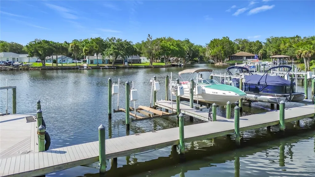 11025 W Harbor Watch Loop Crystal River FL 34428