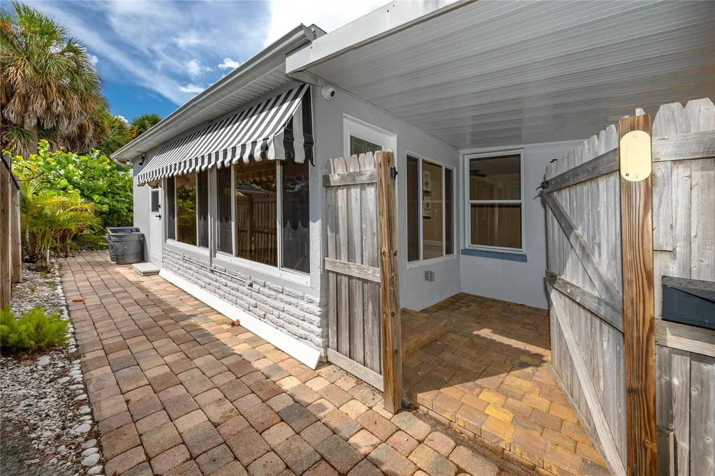 504 79th Avenue St Petersburg FL 33706