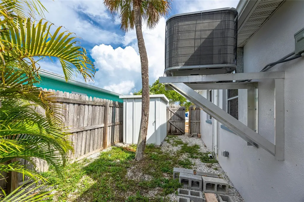 504 79th Avenue St Petersburg FL 33706