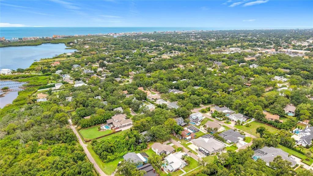 12756 Poinsettia Avenue Seminole FL 33776