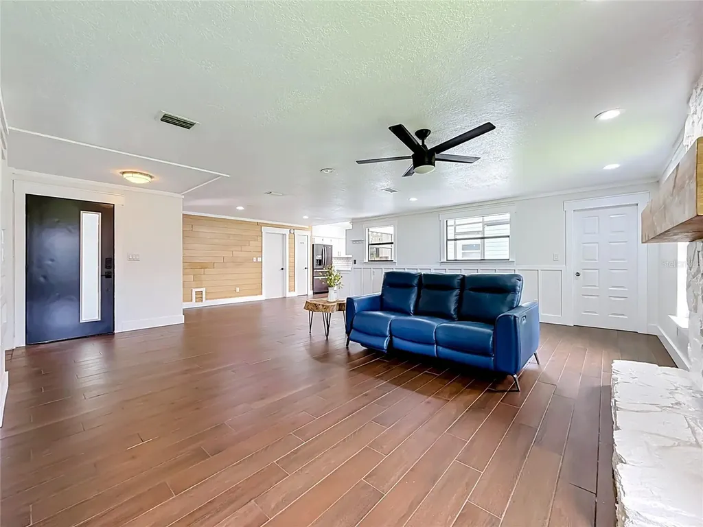 12756 Poinsettia Avenue Seminole FL 33776