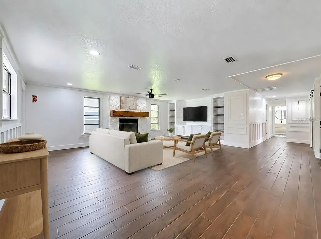 12756 Poinsettia Avenue Seminole FL 33776