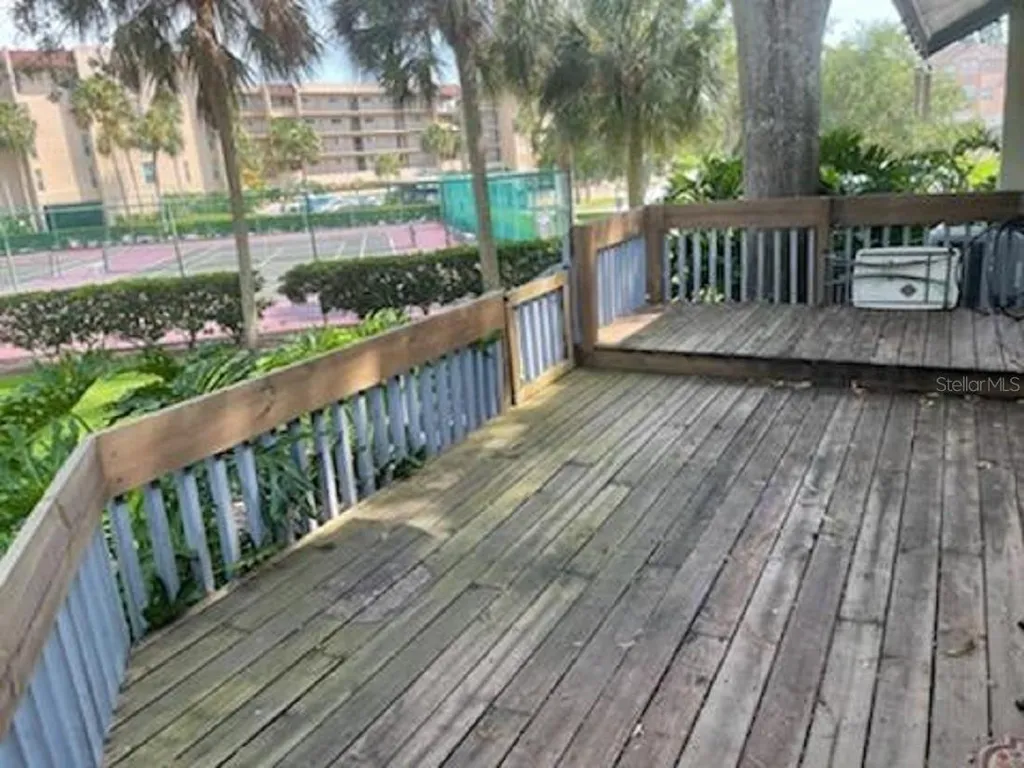 90 S Highland Avenue Tarpon Springs FL 34689