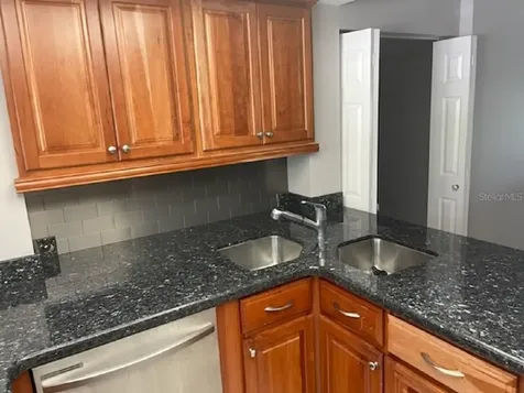 90 S Highland Avenue Tarpon Springs FL 34689
