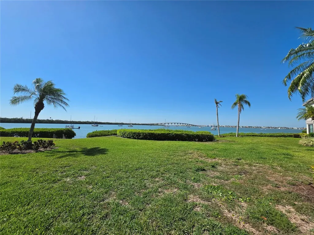 6295 Bahia Del Mar Circle St Petersburg FL 33715