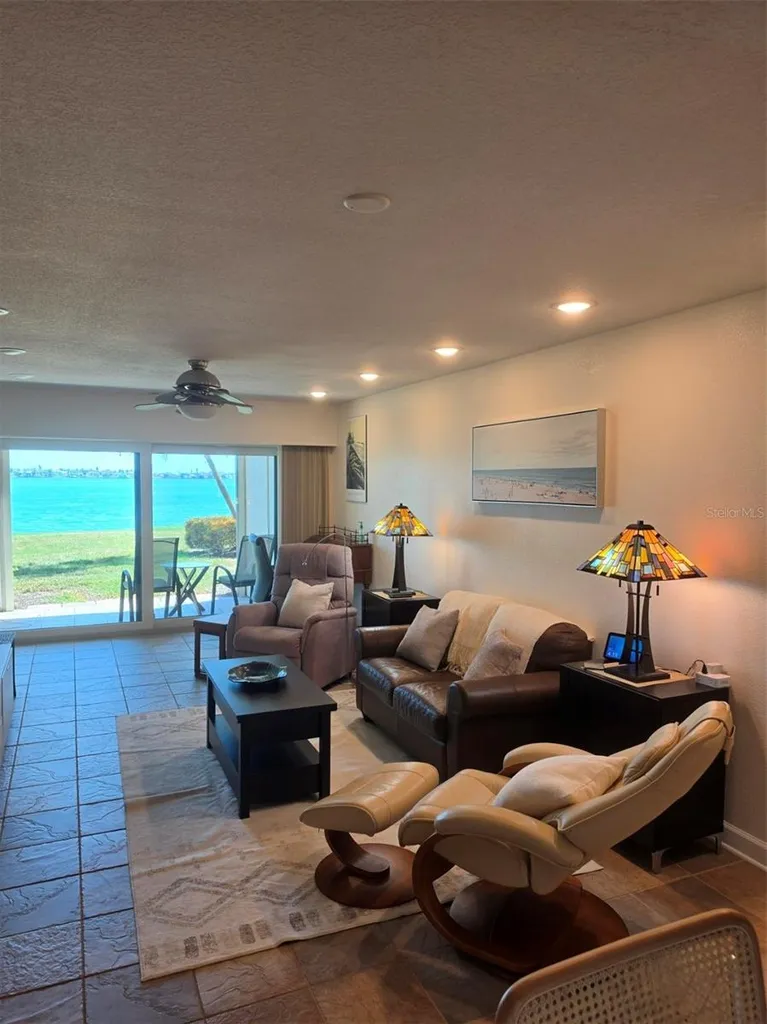 6295 Bahia Del Mar Circle St Petersburg FL 33715