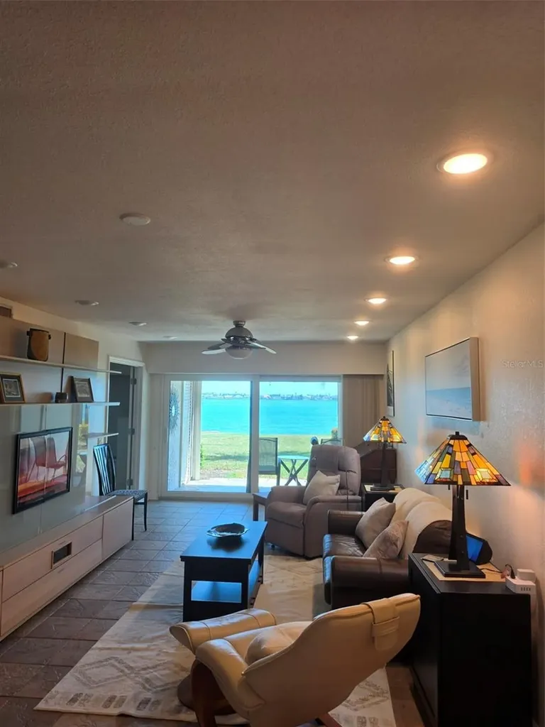 6295 Bahia Del Mar Circle St Petersburg FL 33715