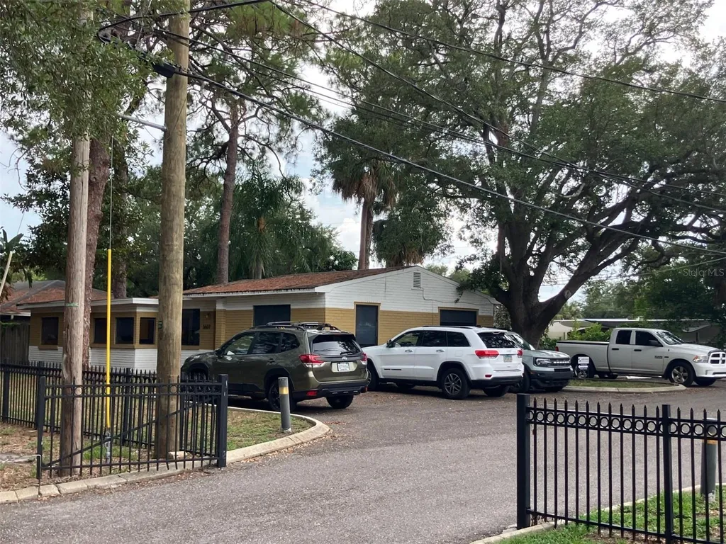 4306 W Kensington Avenue Tampa FL 33629