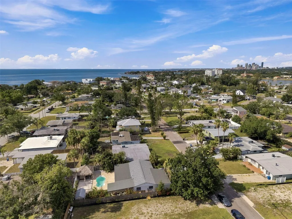 3947 Huntington Street NE St Petersburg FL 33703