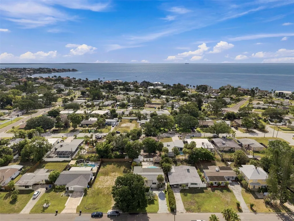 3947 Huntington Street NE St Petersburg FL 33703