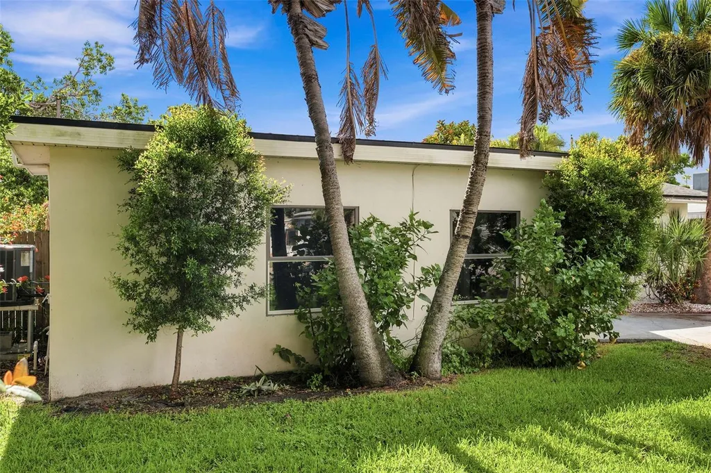 3947 Huntington Street NE St Petersburg FL 33703