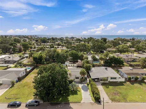 3947 Huntington Street NE St Petersburg FL 33703