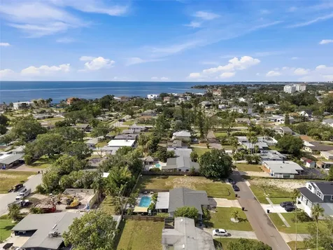 3947 Huntington Street NE St Petersburg FL 33703