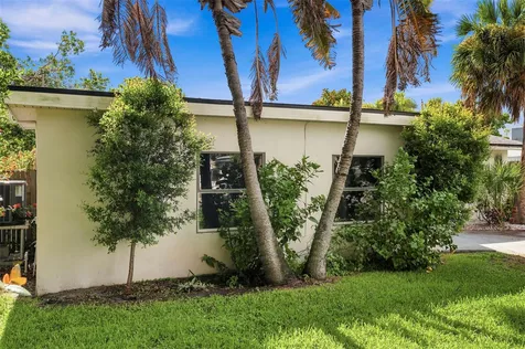 3947 Huntington Street NE St Petersburg FL 33703