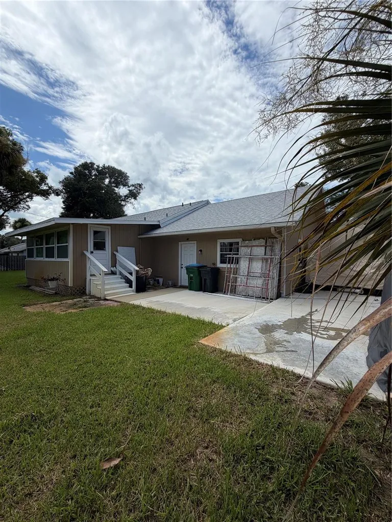 207 E Halifax Avenue Oak Hill FL 32759