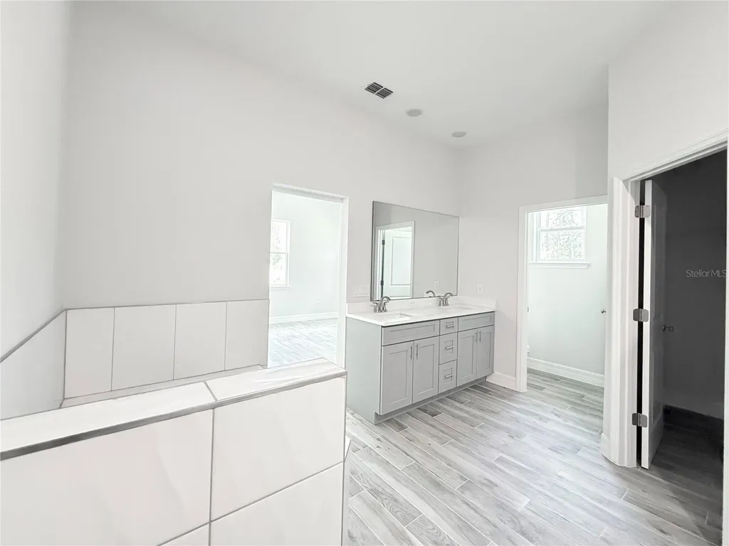 30280 W Bluebell Avenue Eustis FL 32736