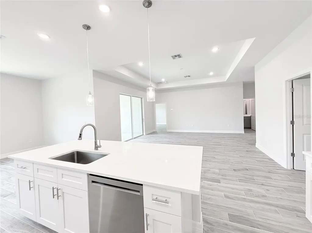 30280 W Bluebell Avenue Eustis FL 32736