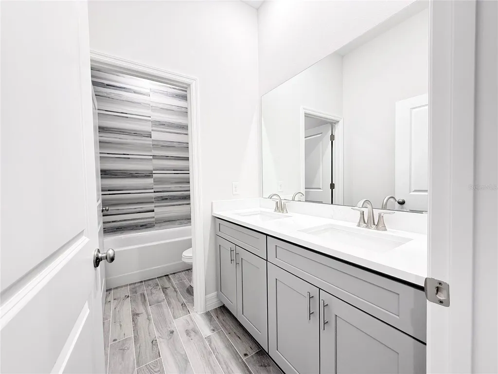 30280 W Bluebell Avenue Eustis FL 32736