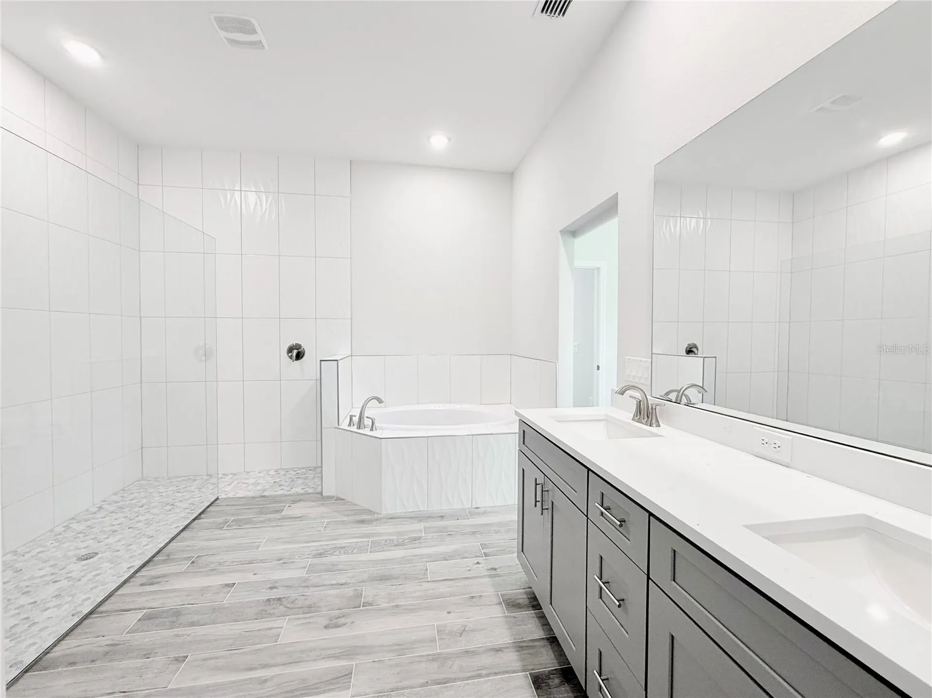 30280 W Bluebell Avenue Eustis FL 32736