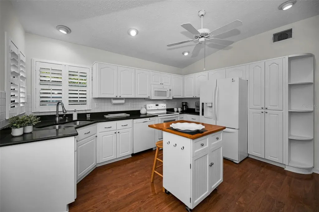 900 Lucas Lane Oldsmar FL 34677