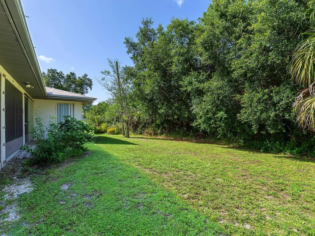1049 Fleetwood Drive NW Port Charlotte FL 33948