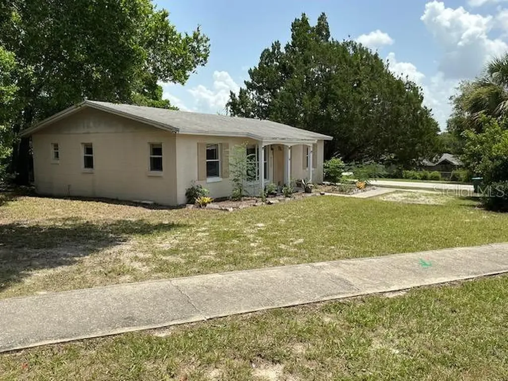 2942 Greynolds Street Deltona FL 32738