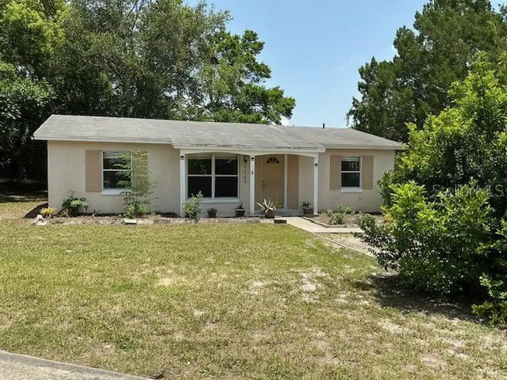 2942 Greynolds Street Deltona FL 32738