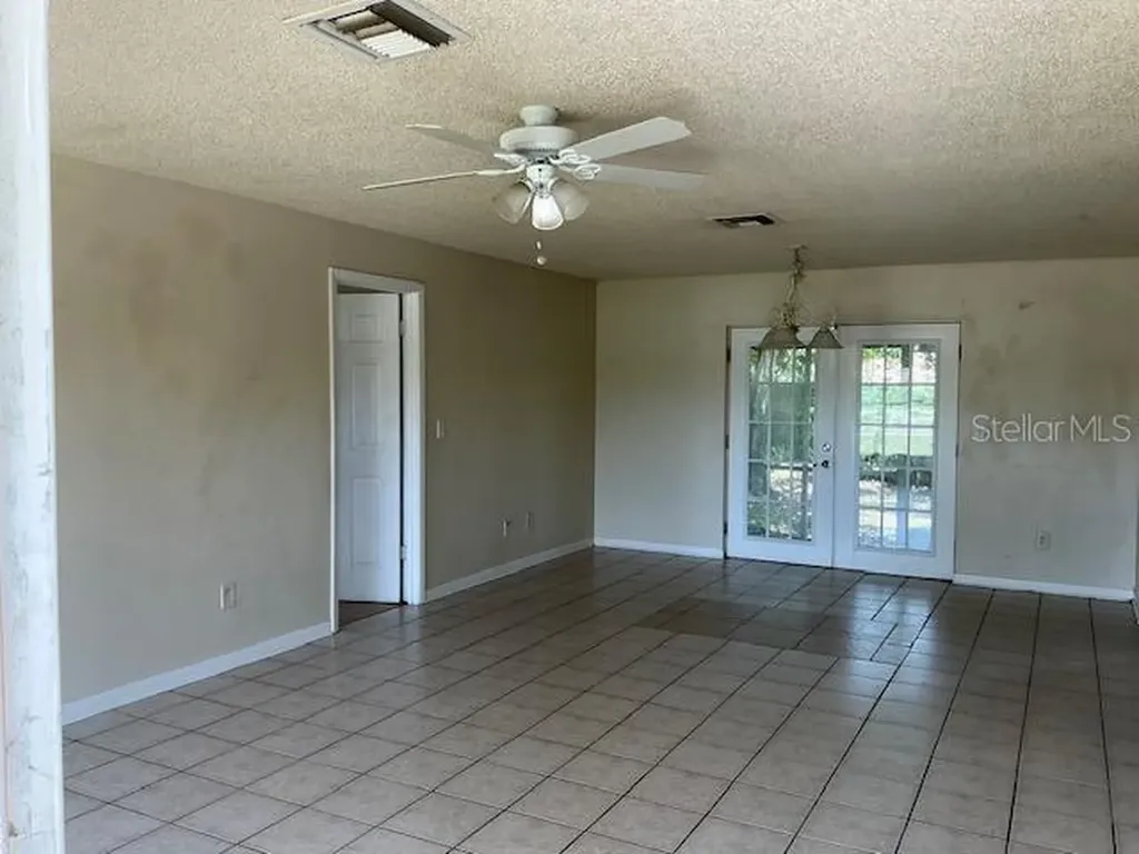 2942 Greynolds Street Deltona FL 32738