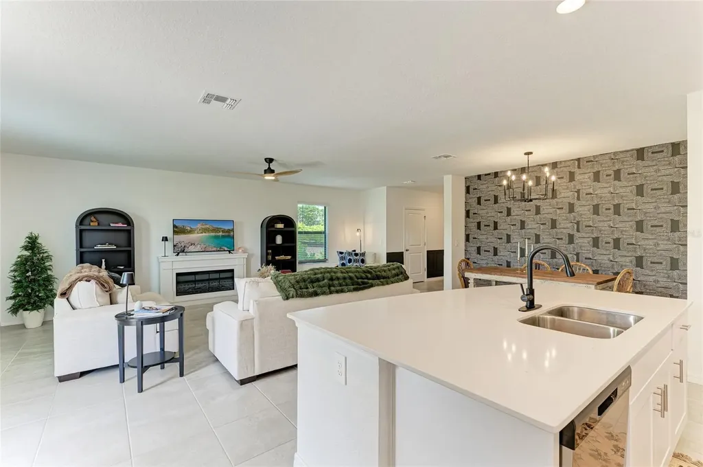 9175 Tequila Sunrise Drive Sarasota FL 34241