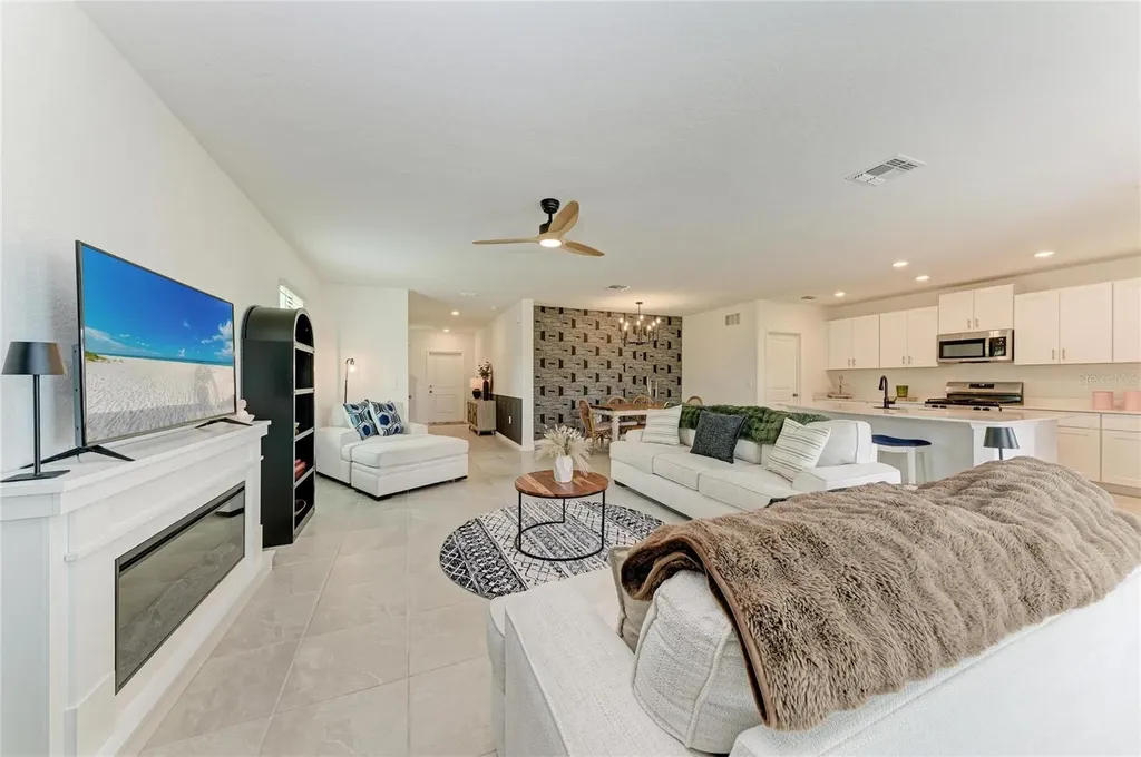 9175 Tequila Sunrise Drive Sarasota FL 34241