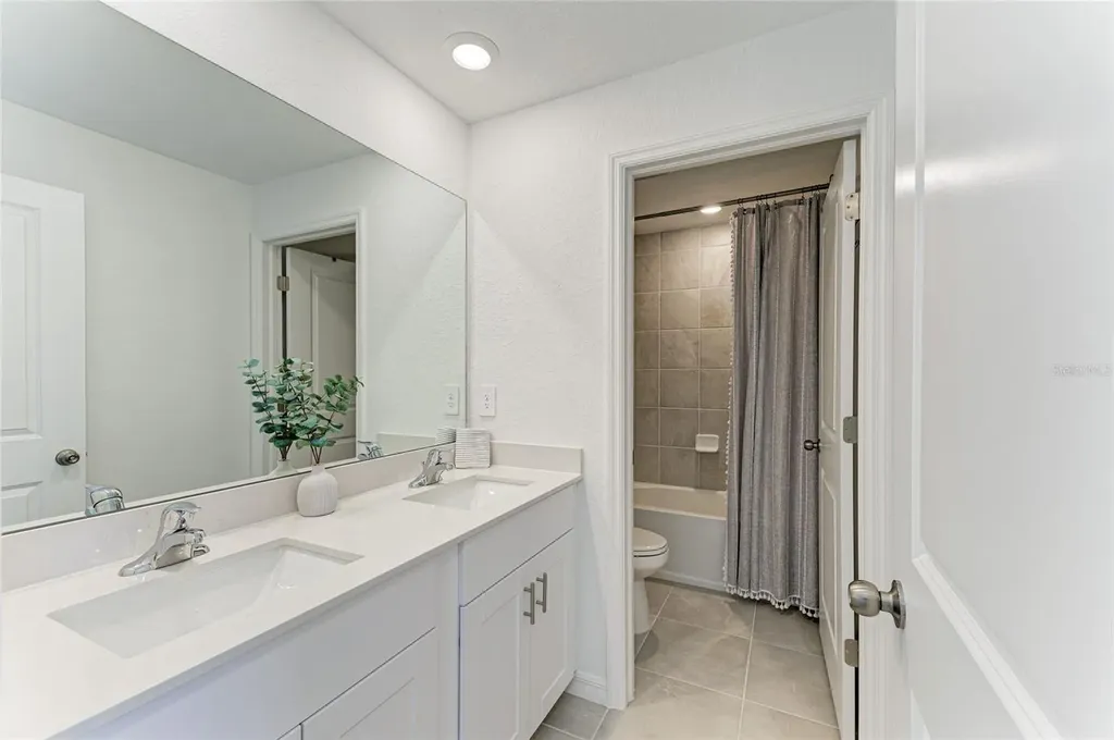 9175 Tequila Sunrise Drive Sarasota FL 34241