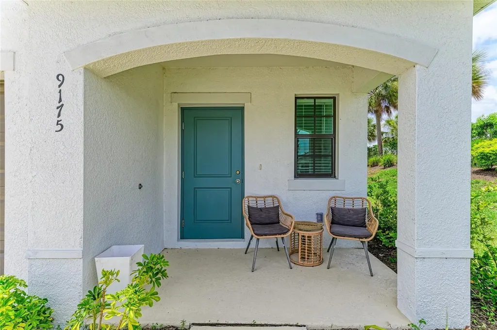 9175 Tequila Sunrise Drive Sarasota FL 34241
