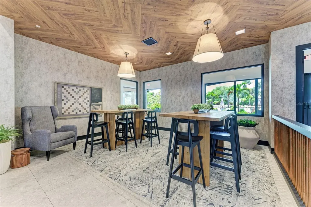 9175 Tequila Sunrise Drive Sarasota FL 34241