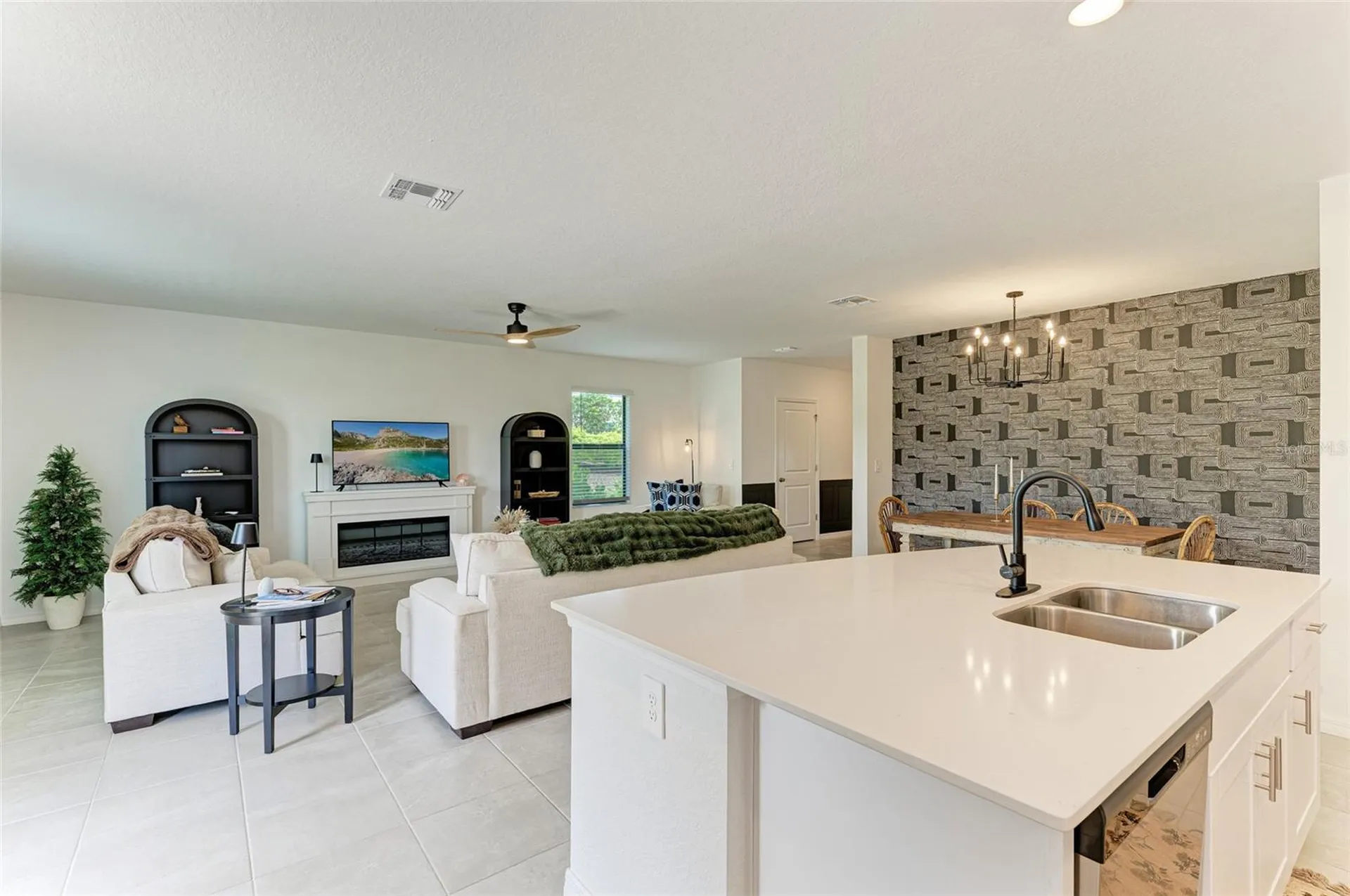 9175 Tequila Sunrise Drive Sarasota FL 34241