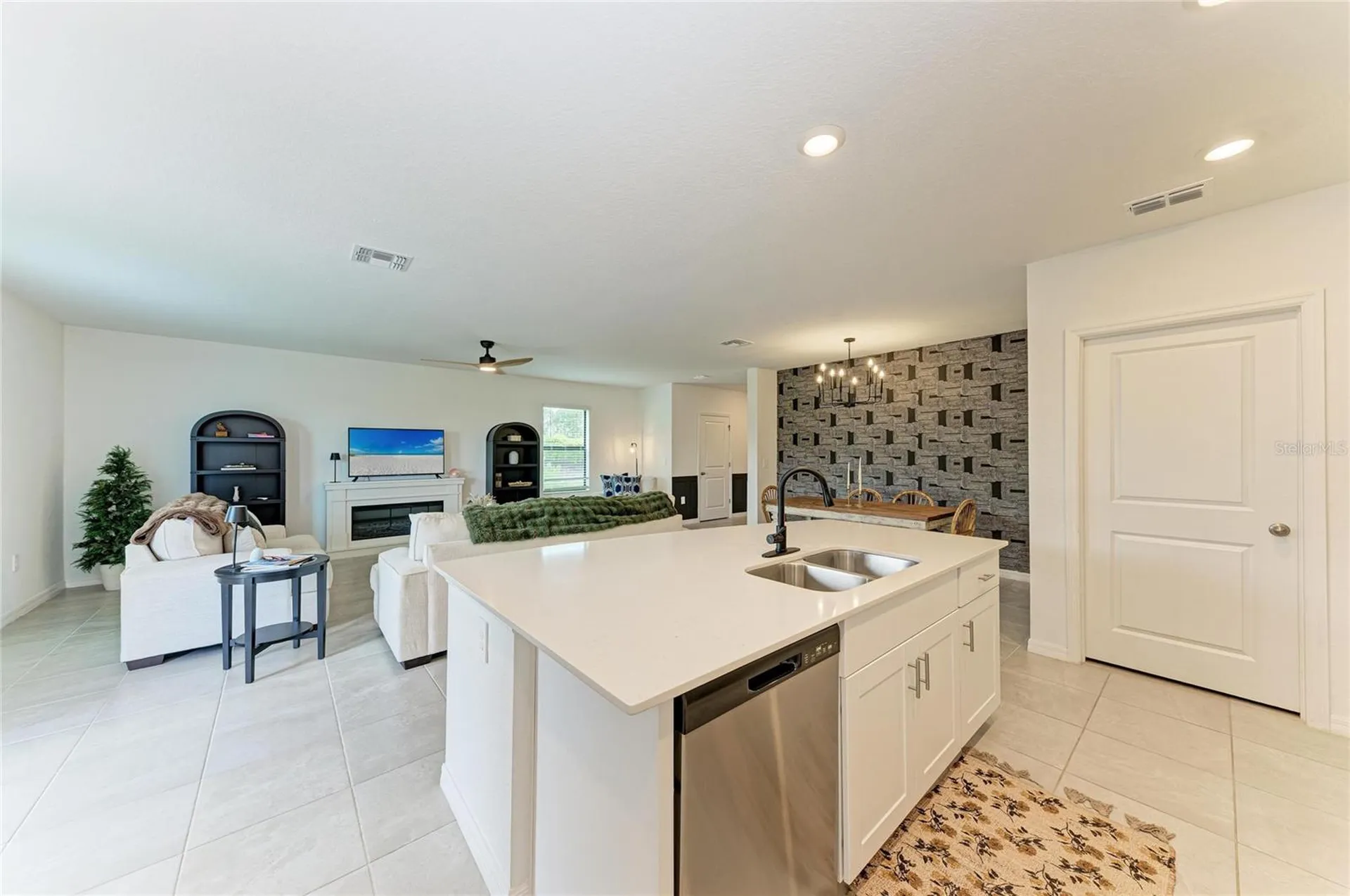 9175 Tequila Sunrise Drive Sarasota FL 34241