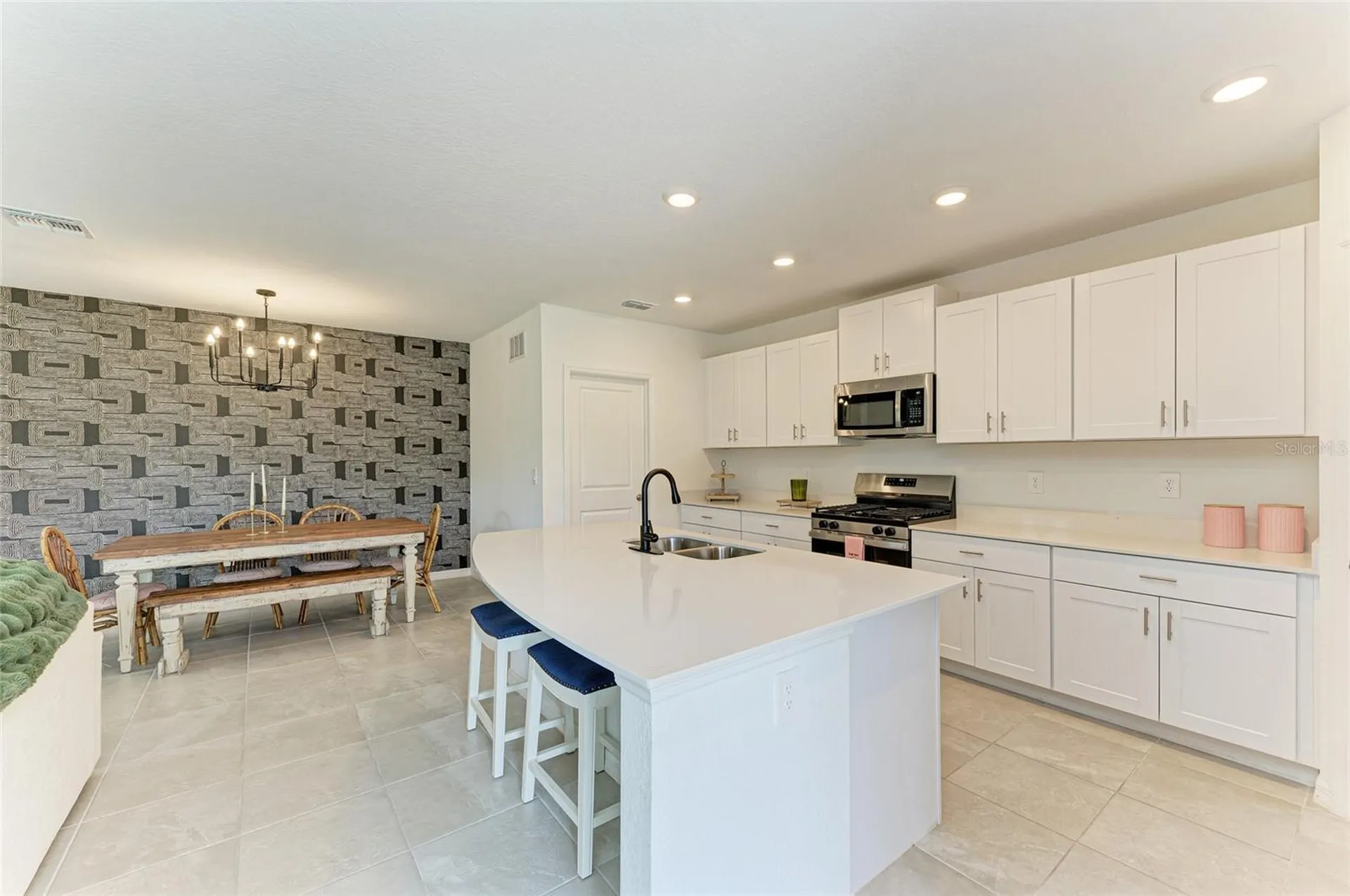 9175 Tequila Sunrise Drive Sarasota FL 34241
