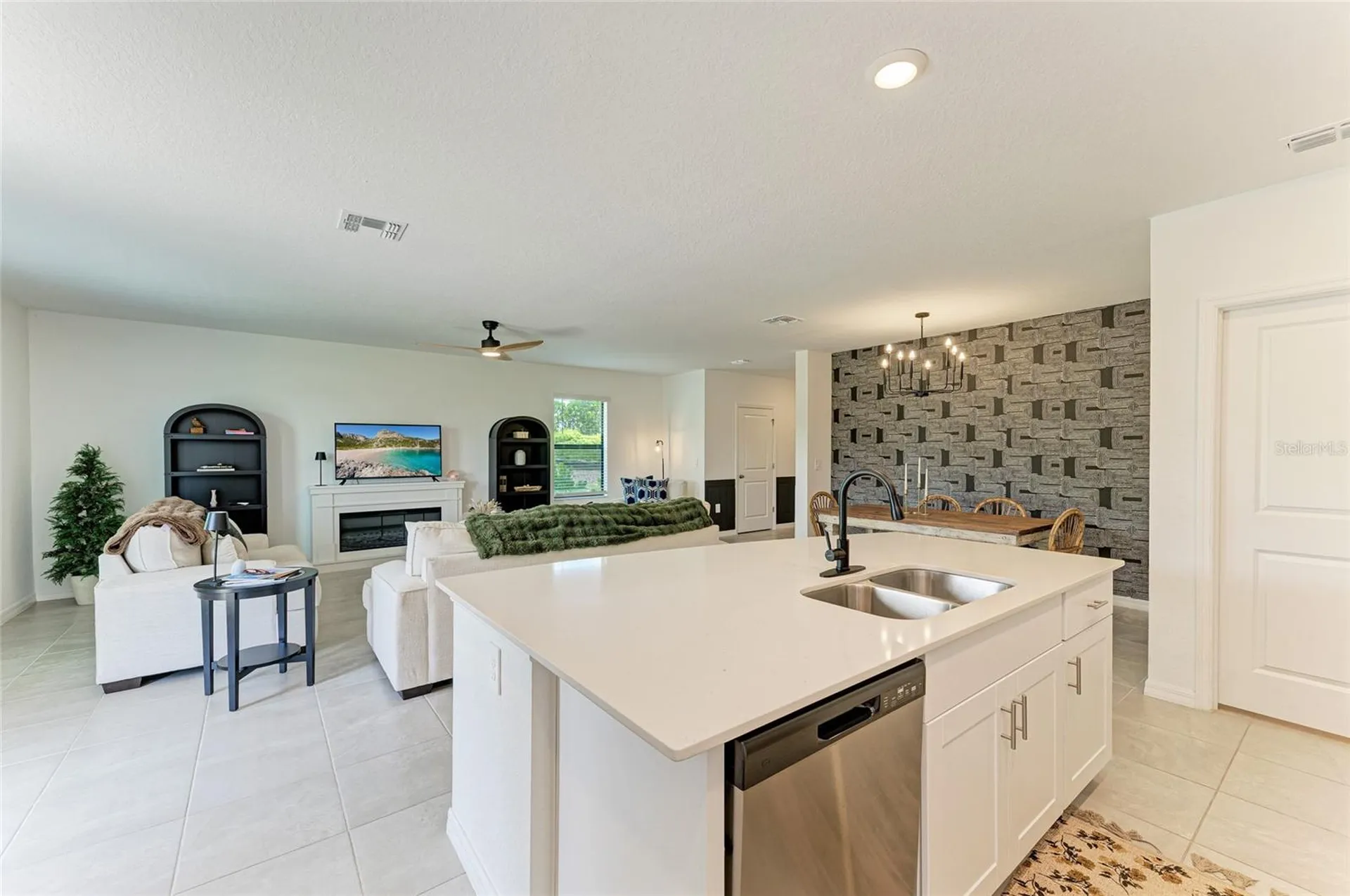 9175 Tequila Sunrise Drive Sarasota FL 34241