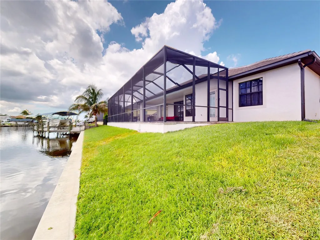 229 NW 33rd Avenue Cape Coral FL 33993