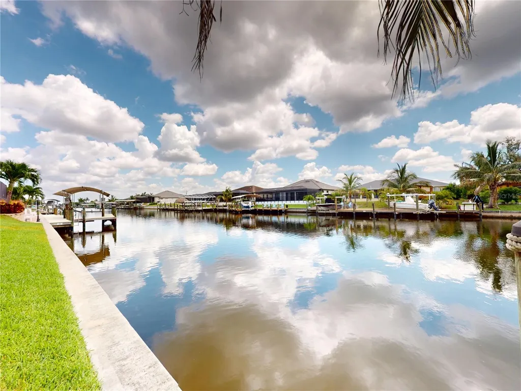 229 NW 33rd Avenue Cape Coral FL 33993