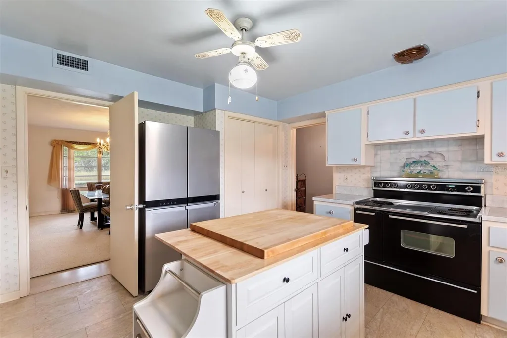 6197 Amaryllis Drive Indian Lake Estates FL 33855