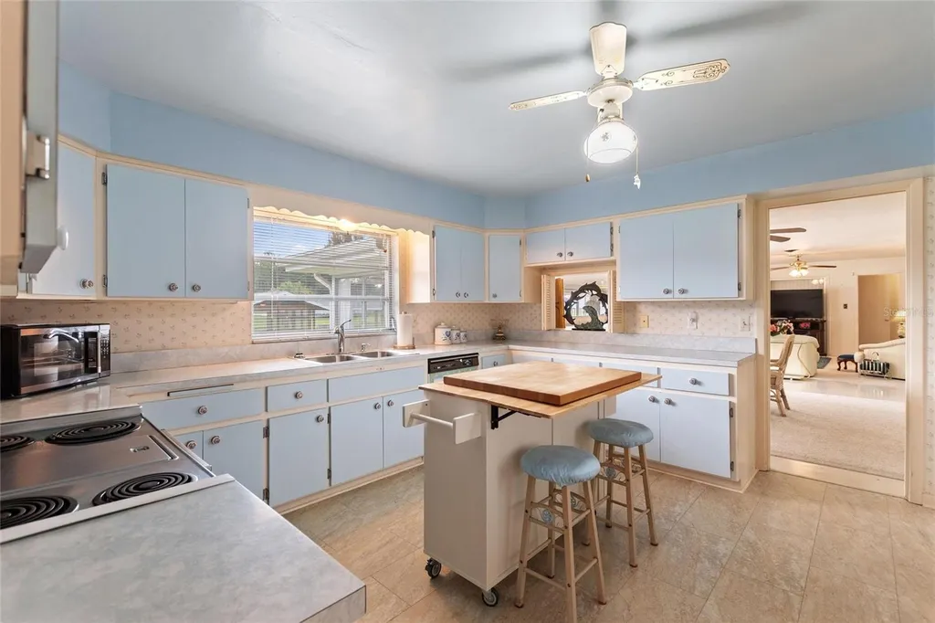 6197 Amaryllis Drive Indian Lake Estates FL 33855