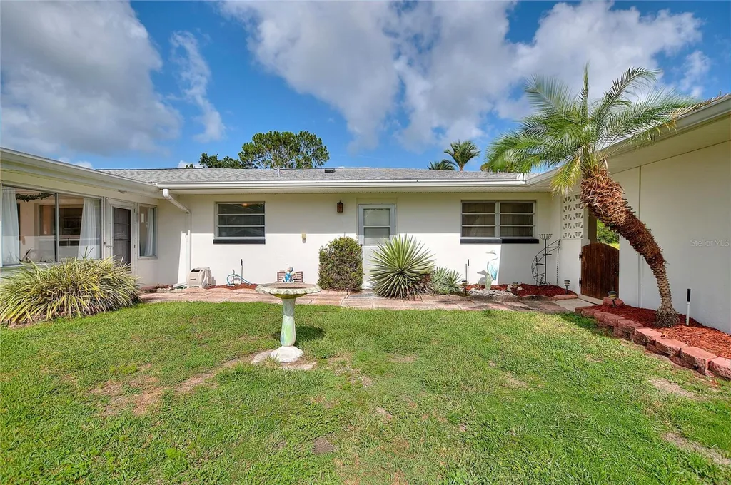 6197 Amaryllis Drive Indian Lake Estates FL 33855