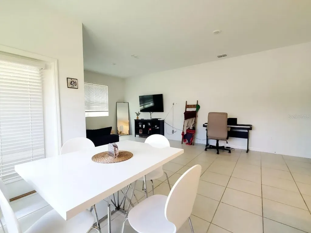 10268 Trumpet Honeysuckle Way San Antonio FL 33576