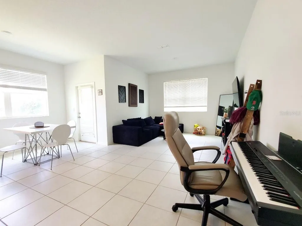 10268 Trumpet Honeysuckle Way San Antonio FL 33576